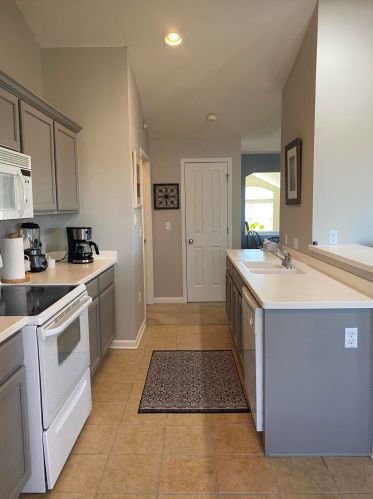 11443 Oklahoma Ave, Milwaukee WI 53227-3940 exterior