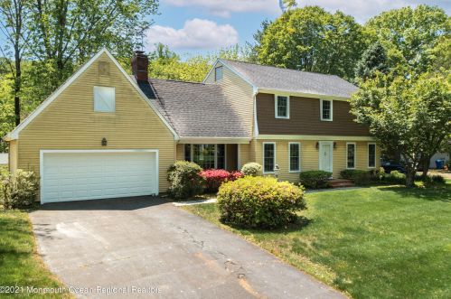 17 Crawford Rd, Middletown, NJ 07748-3205