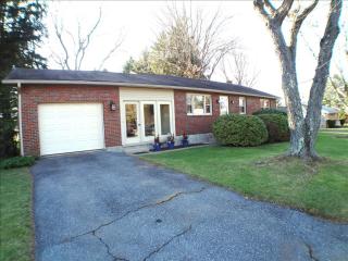 1656 Pleasant View Rd, Bethlehem, PA 18015-5831