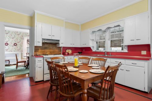 36 Morning St, Portland ME 04101-4429 exterior