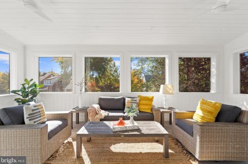 4420 Fessenden St, Washington DC  20016-4054 exterior