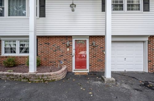 29 Bayview Ave, Hopatcong, NJ 07843-1903