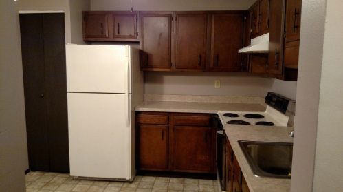 10848 Donna Dr, Milwaukee, WI 53224-2218