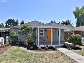 7914 64th Ave, Portland, OR 97206-9673