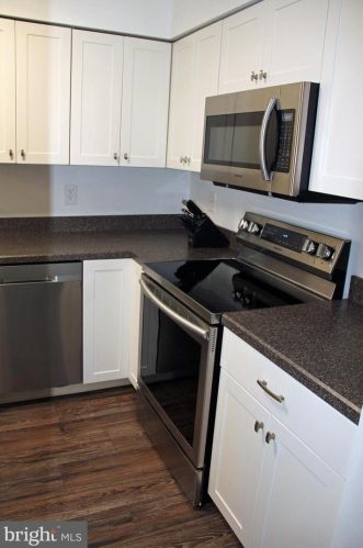 6 Rebecca Ct, Trenton NJ 08628-3339 exterior