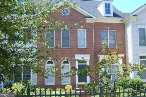 620 Grand Champion Dr, Rockville MD  20850-5881 exterior