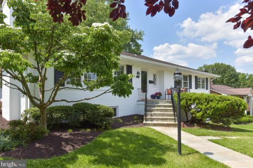 1442 Colleen Ln, Mc Lean, VA 22101-3104