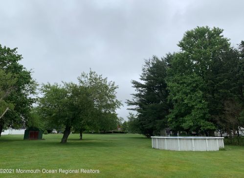 5 Elmore Rd, East Freehold, NJ 07728-7844