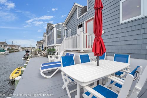 226 Mallard Ln, Lavallette, NJ 08735-1615