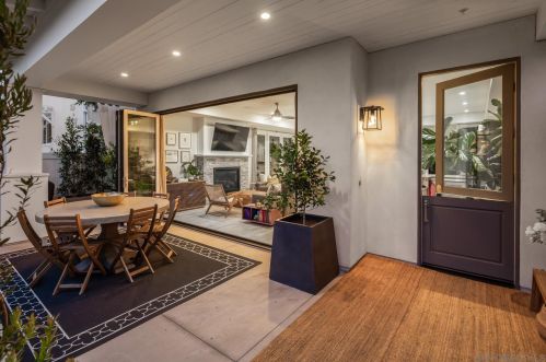 712 E Ave, San Diego, CA 92118-2127