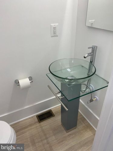 1271 16th St, Washington DC  20002-2556 exterior