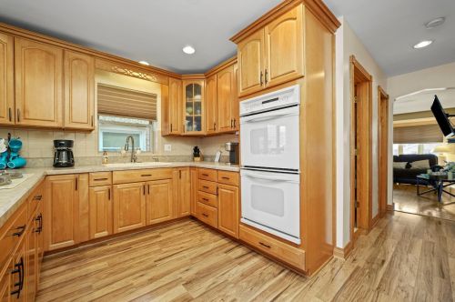 6129 Mcvicker Ave, Chicago IL 60638-4325 exterior