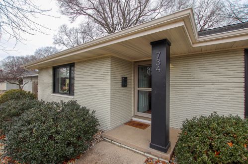 734 Ruddiman Dr, Meskegon MI  49445-2867 exterior