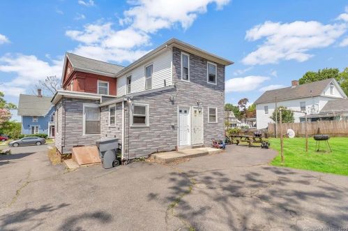 29 Prospect St, Enfield CT 06082-3443 exterior