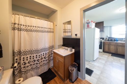 743 Bates St, Grand Rapids MI 49506-2615 exterior