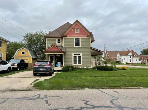 223 Tryon St, Bull Valley, IL 60098-3240