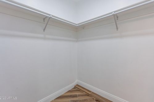 1121 Bethany Home Rd, Phoenix AZ  85014-2229 exterior