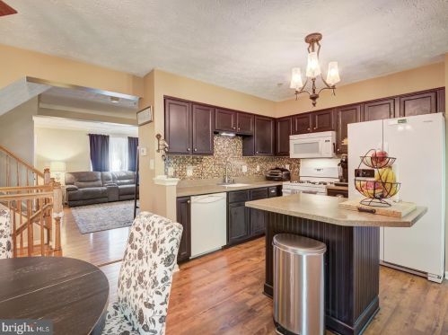 204 Foxtree Dr, Glen Burnie MD 21061-6347 exterior