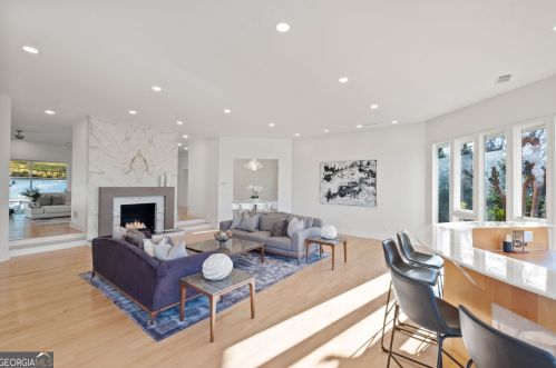 30 Chevaux Ct, Atlanta GA  30342-1944 exterior