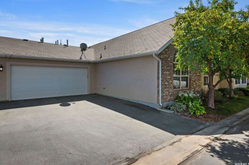 2088 Jordan Villa Dr, Taylorsville UT 84088-6703 exterior