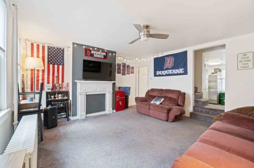 1815 Fox Way, Pittsburgh PA  15203-1731 exterior