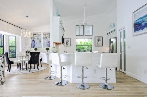 1376 Monarch Cir, Naples, FL 34116-6607