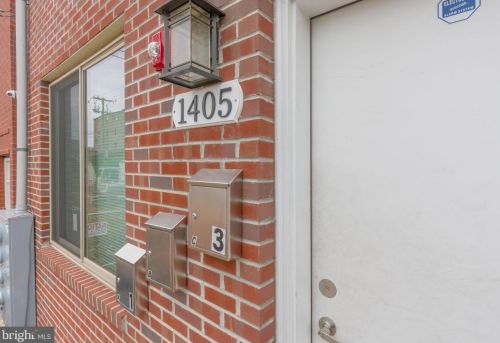 1405 8th St, Philadelphia PA 19122-3501 exterior