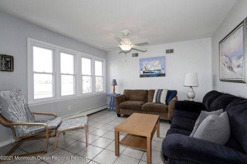 320 Elizabeth Ave, Point Pleasant Beach NJ 08742-4133 exterior