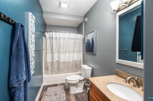 9127 Superior St, Duluth MN 55812-2139 exterior