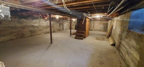 32 Thompson Rd, Webster MA 01570-1405 exterior