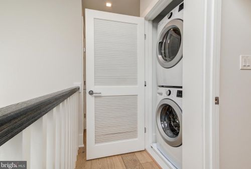 3025 Dent Pl, Washington DC 20007-2916 exterior