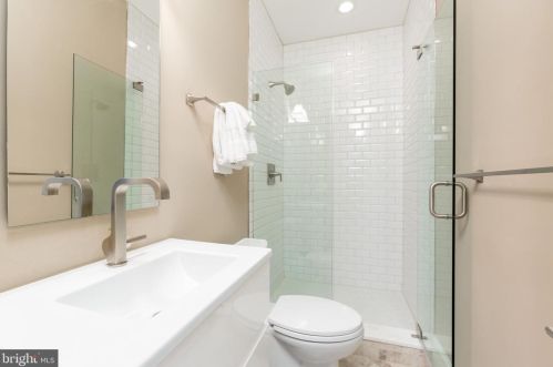 3137 O St, Washington DC 20020-3620 exterior