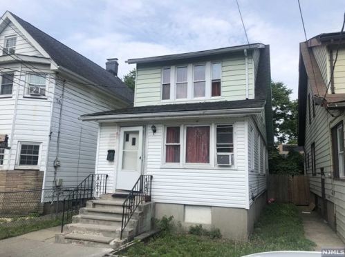 136 32nd St, Paterson, NJ 07514-1406