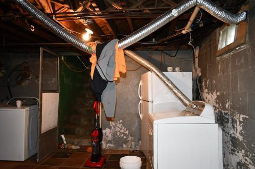 12 Adamson Ave, Norwalk CT 06854-4602 exterior