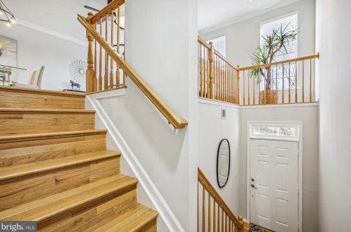 6564 Trask Ter, Alexandria, VA 22315-5589