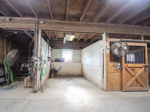 40 Dunbarton Ctr Rd, Concord NH 03304-5300 exterior