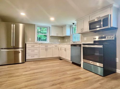 131 Berry Rd, Concord NH  03307-1101 exterior