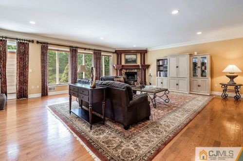 21 Southfield Rd, Edison NJ 08820-3141 exterior