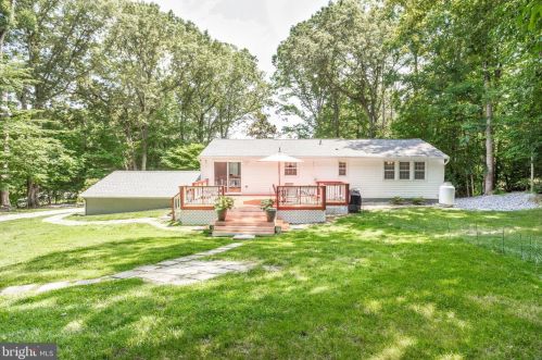 1730 Plum Point Rd, Huntingtown MD 20639-9244 exterior