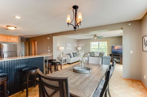 114113 Hundertmark Rd, Chaska MN  55318-4522 exterior