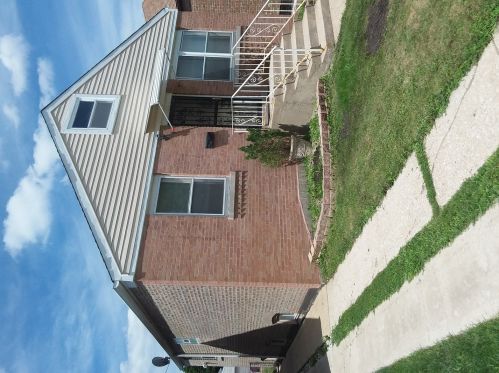 6850 Komensky Ave, Chicago, IL 60629-4114