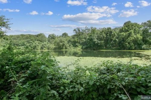 246 Saddle River Rd, Upper Saddle River NJ  07458-2614 exterior