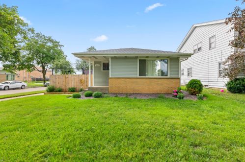 9701 Reichert Pl, Milwaukee, WI 53225-2526