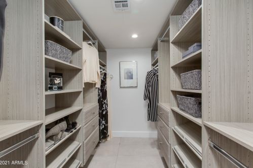 9919 47th Pl, Phoenix AZ  85028-4242 exterior