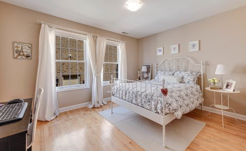 861 Linden Ave, Elmhurst IL 60126-5312 exterior