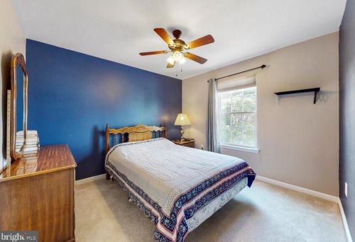 1076 Huntington Rd, Quakertown PA 18951-5054 exterior