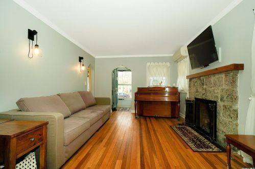 145 Chester St, Valley Stream NY 11580-4210 exterior