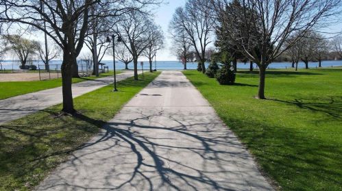 301 Borenz Ct, Menasha WI  54952-3237 exterior