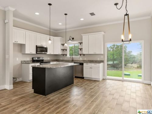 141 Lakeview, Spring Branch TX 78070-5398 exterior