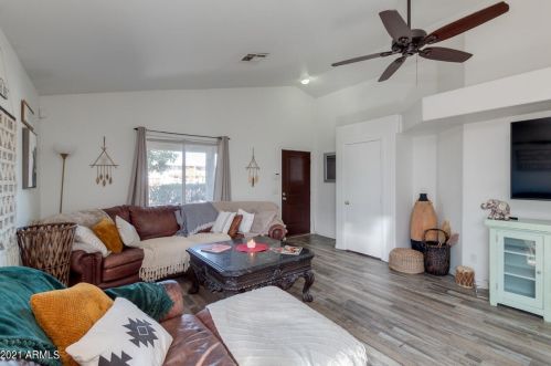 2041 Adams, Phoenix AZ 85007-2699 exterior